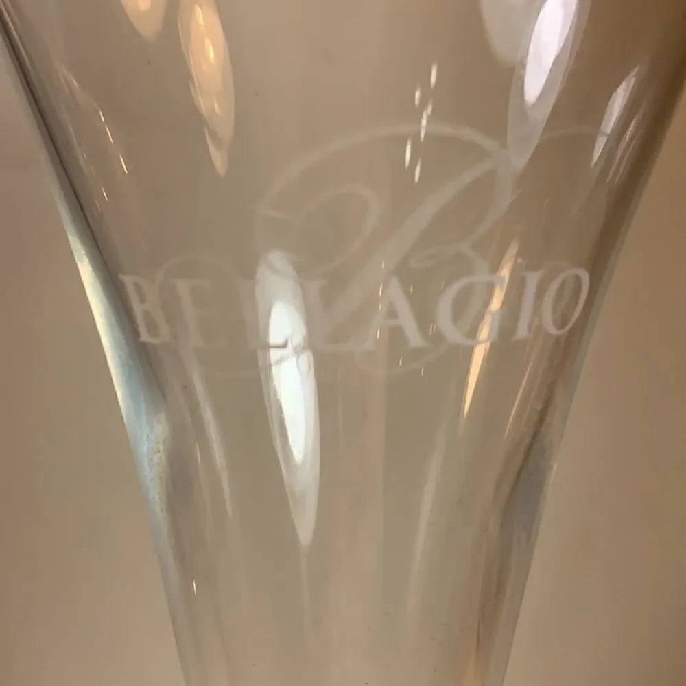 Bellagio Hotel Resort Casino 2000 Glass Crystal Champagne Flutes 8 Ounces Each